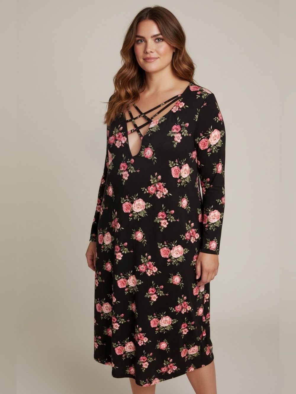 🫶🏻 Nine Britton Black Floral Strappy V-Neck Dress